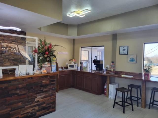 Smokies Inn - New Linens & Ultrafast Wifi - Friendliest Hospitality Guaranteed! 코닥 외부 사진